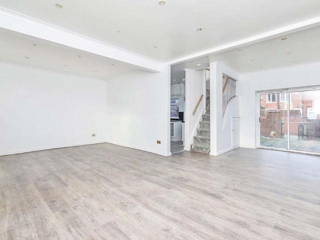3 bedroom terraced house to rent