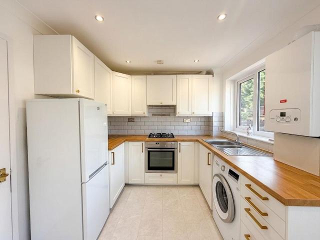 3 bedroom terraced house to rent