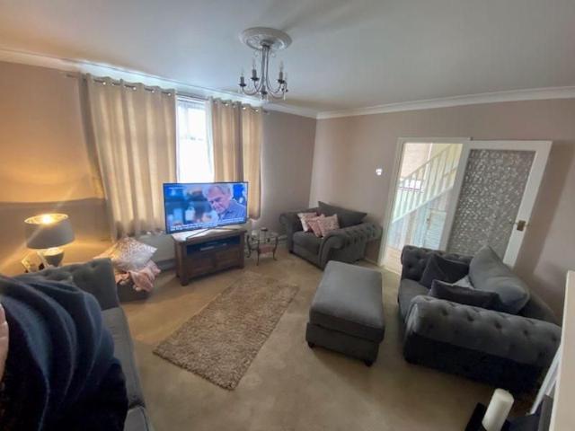 3 bedroom terraced house to rent