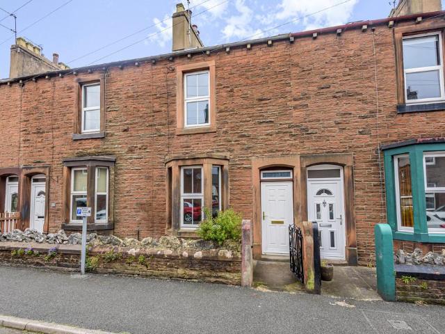 3 bedroom terraced house to rent