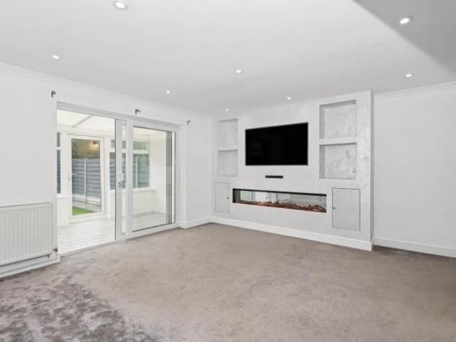3 bedroom terraced house to rent