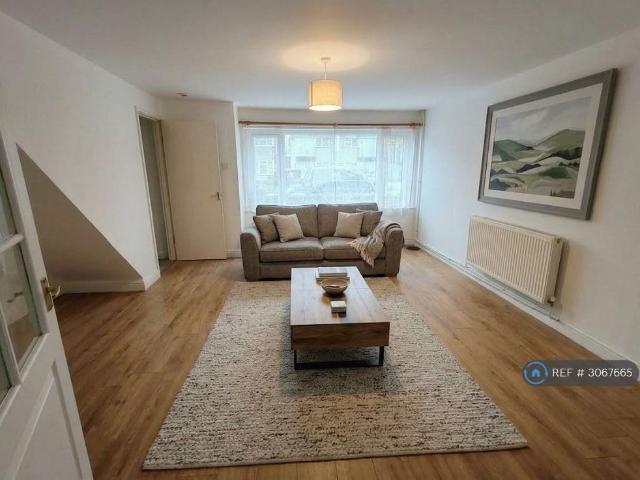 3 bedroom terraced house to rent