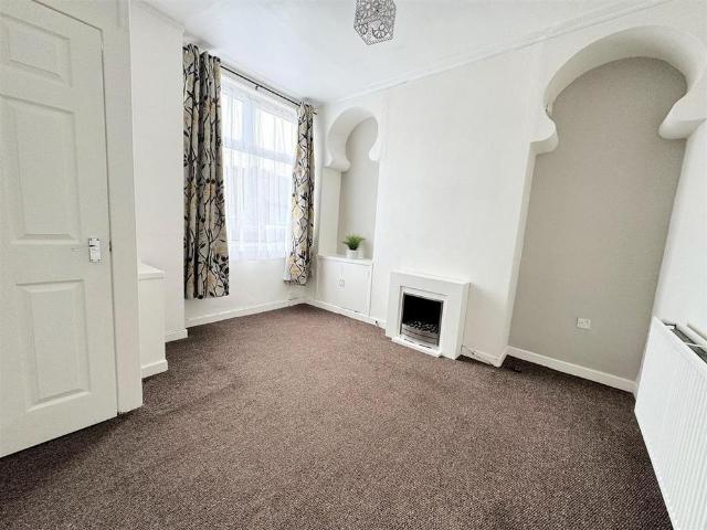 3 bedroom terraced house to rent