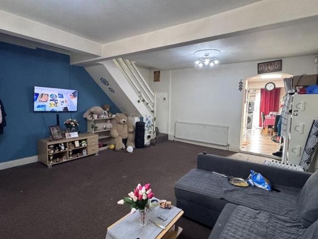 3 bedroom terraced house to rent