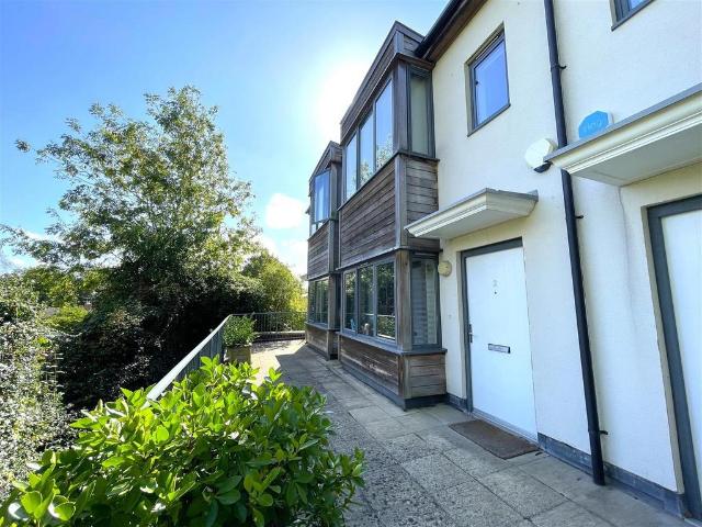 3 bedroom terraced house to rent