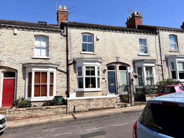 3 bedroom terraced house to rent