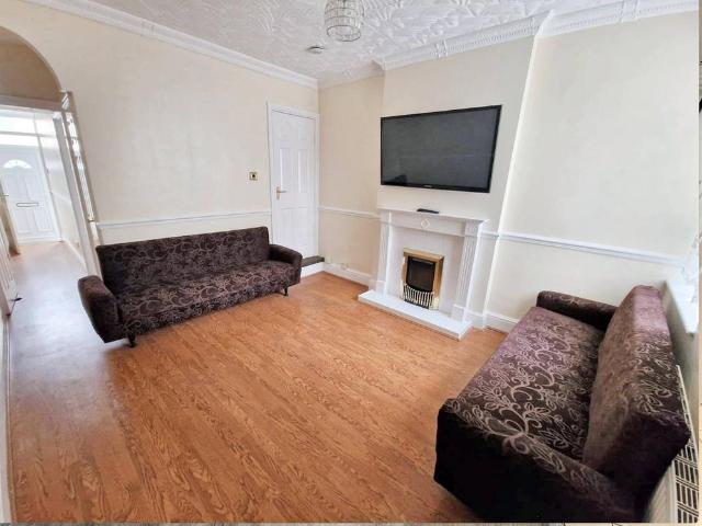 3 bedroom terraced house to rent