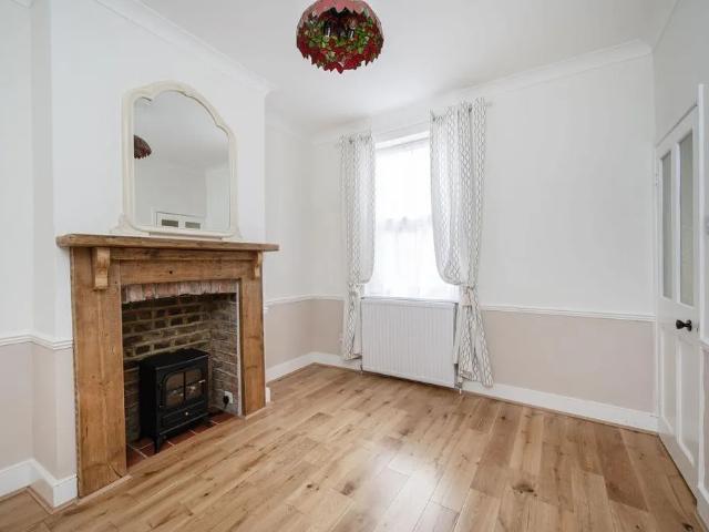3 bedroom terraced house to rent