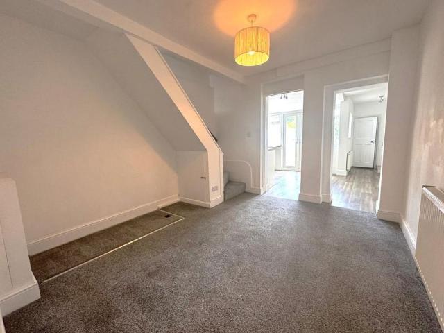 3 bedroom terraced house to rent
