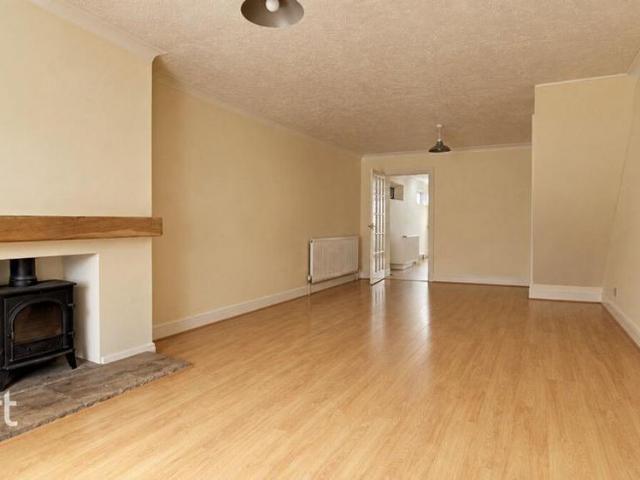 3 bedroom terraced house to rent