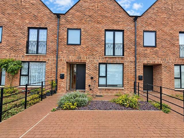 3 bedroom terraced house to rent