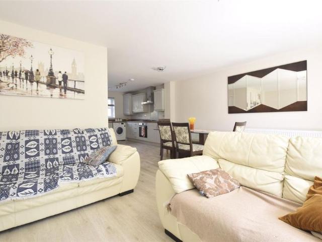 3 bedroom terraced house to rent