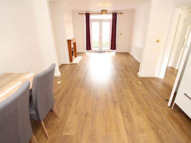 3 bedroom terraced house to rent