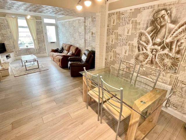 3 bedroom terraced house to rent