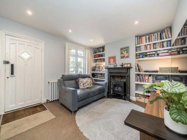 3 bedroom terraced house to rent