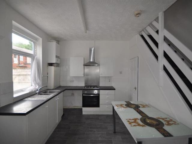 3 bedroom terraced house to rent