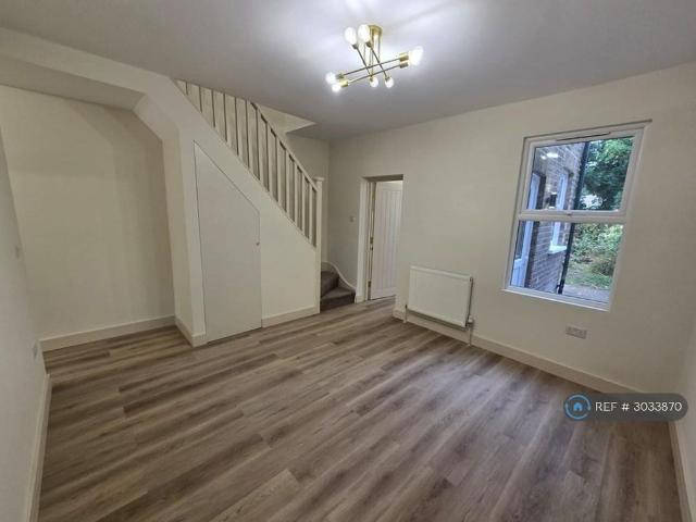 3 bedroom terraced house to rent