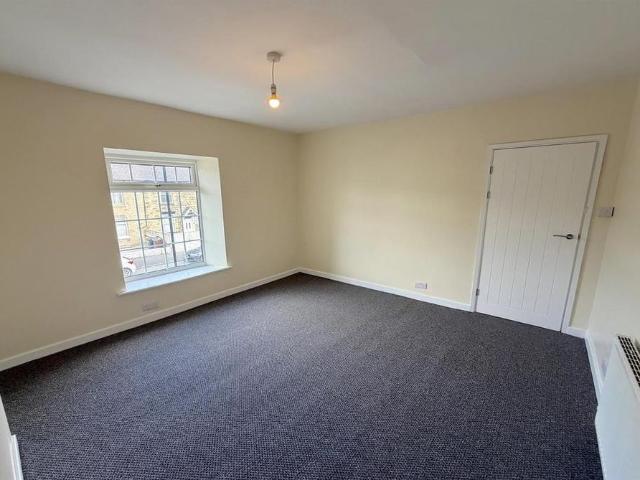 4 bedroom terraced house to rent