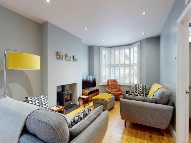 3 bedroom terraced house to rent