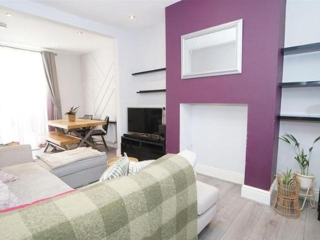 3 bedroom terraced house to rent