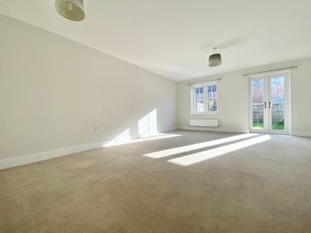 3 bedroom terraced house to rent