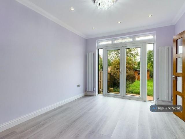 3 bedroom terraced house to rent