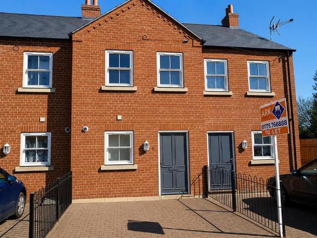 3 bedroom terraced house to rent