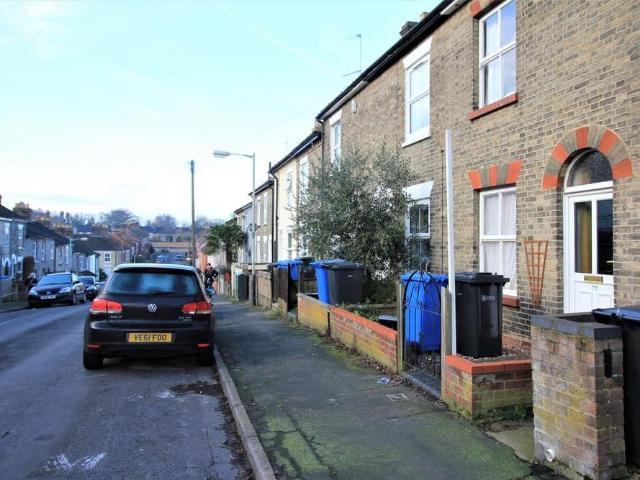 3 bedroom terraced house to rent