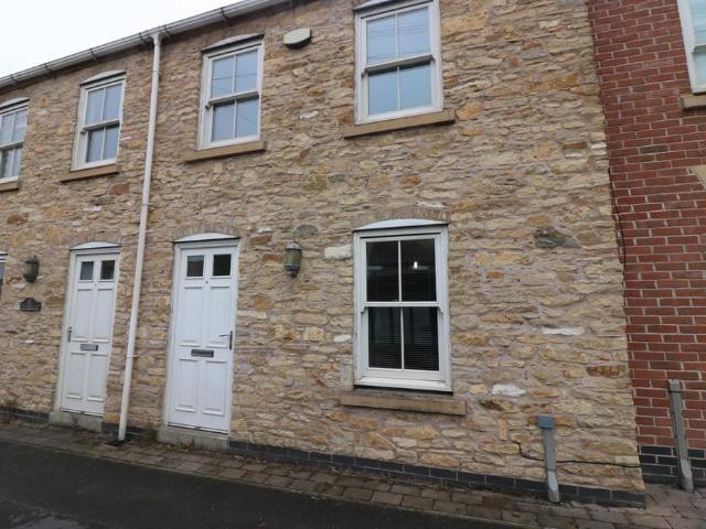 3 bedroom terraced house to rent