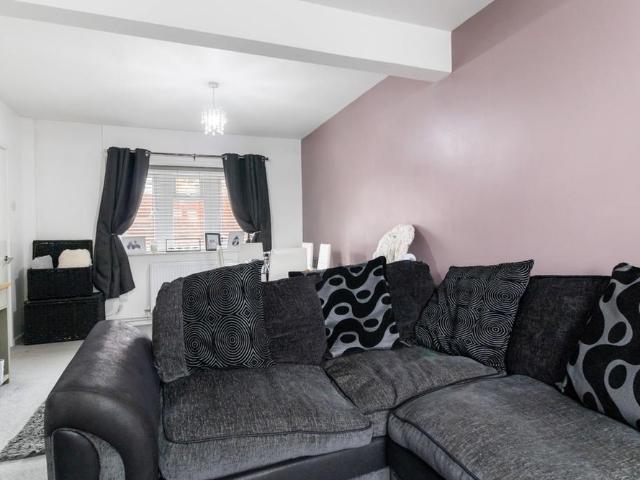 3 bedroom terraced house to rent