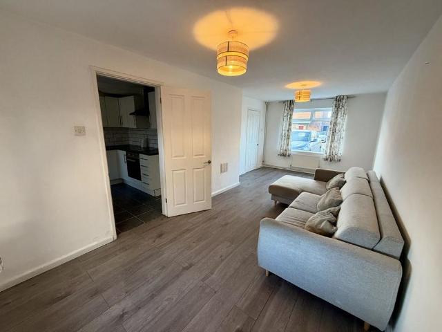 3 bedroom terraced house to rent