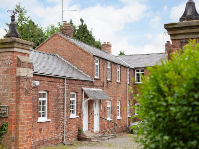 3 bedroom terraced house to rent