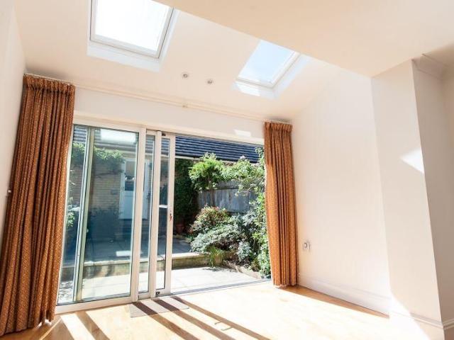 3 bedroom terraced house to rent