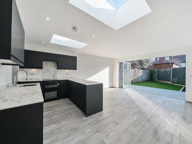 3 bedroom terraced house to rent