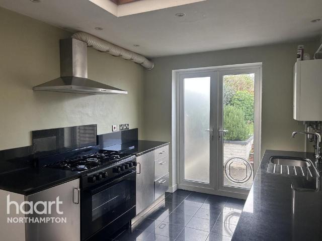 3 bedroom terraced house to rent