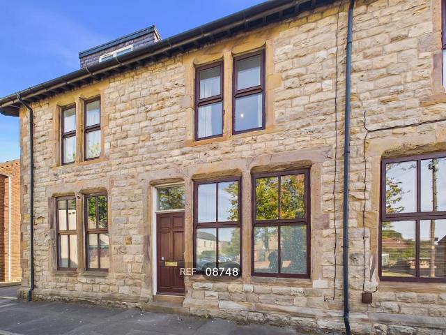 3 bedroom terraced house to rent