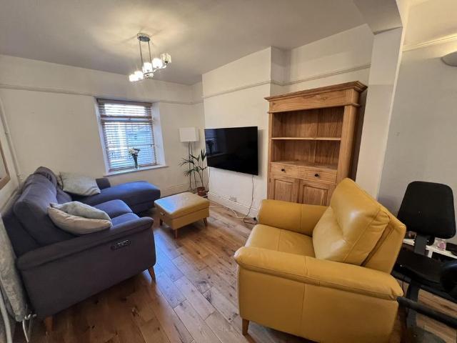 3 bedroom terraced house to rent