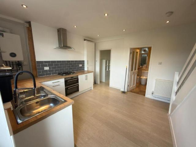 3 bedroom terraced house to rent