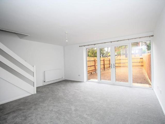 3 bedroom terraced house to rent