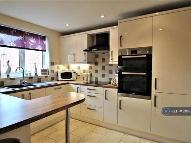 3 bedroom terraced house to rent