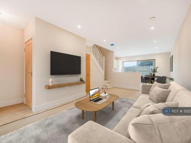 3 bedroom terraced house to rent