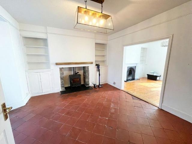 3 bedroom terraced house to rent