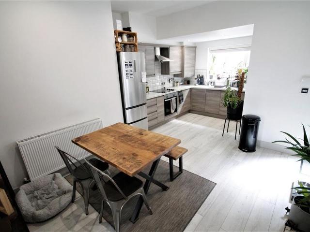 3 bedroom terraced house to rent