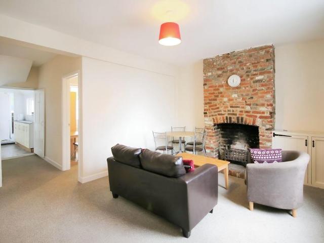 3 bedroom terraced house to rent