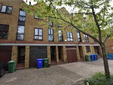 3 bedroom terraced house to rent