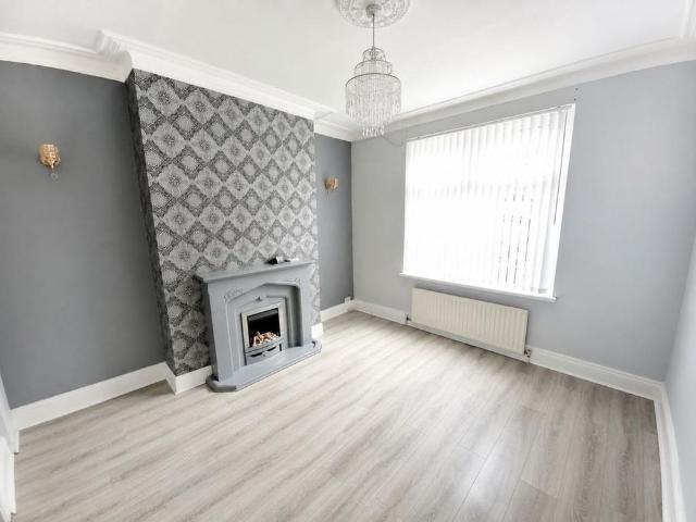 3 bedroom terraced house to rent