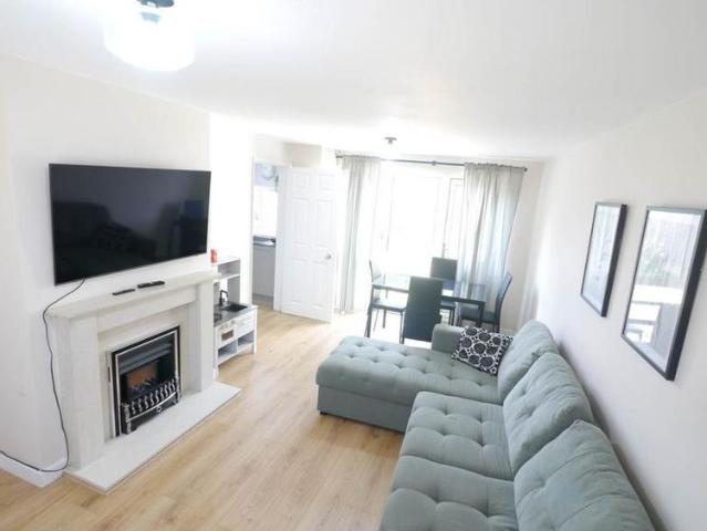 3 bedroom terraced house to rent