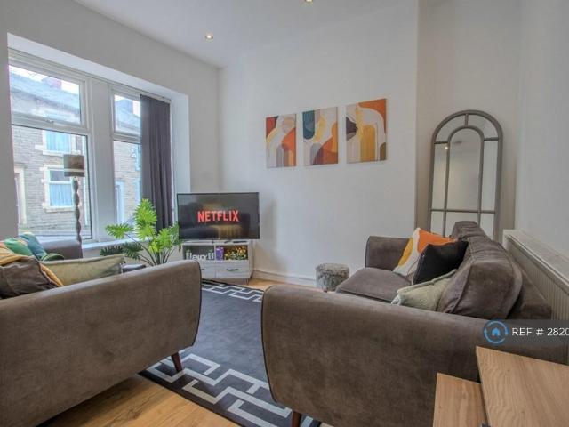 3 bedroom terraced house to rent