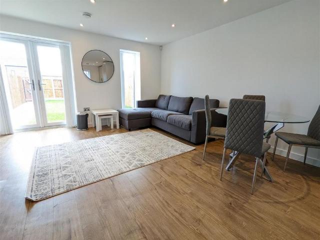 3 bedroom terraced house to rent