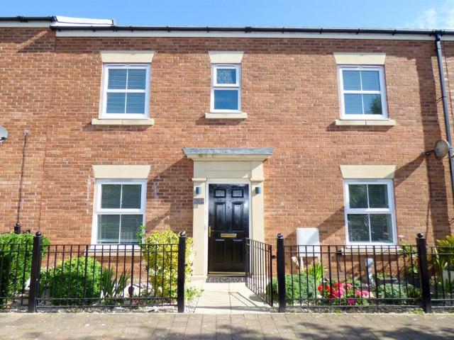 3 bedroom terraced house to rent